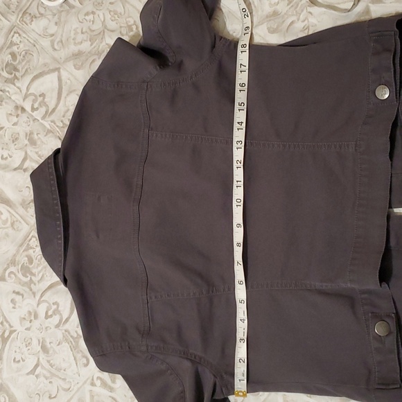 Loft Gray Crop Lightweight Jean Style Jacket Size M - Picture 8 of 10